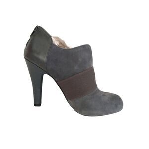 Gianni Bini Women's Zippered Boots Booties Gray Suede 7.5 Academia Y2K